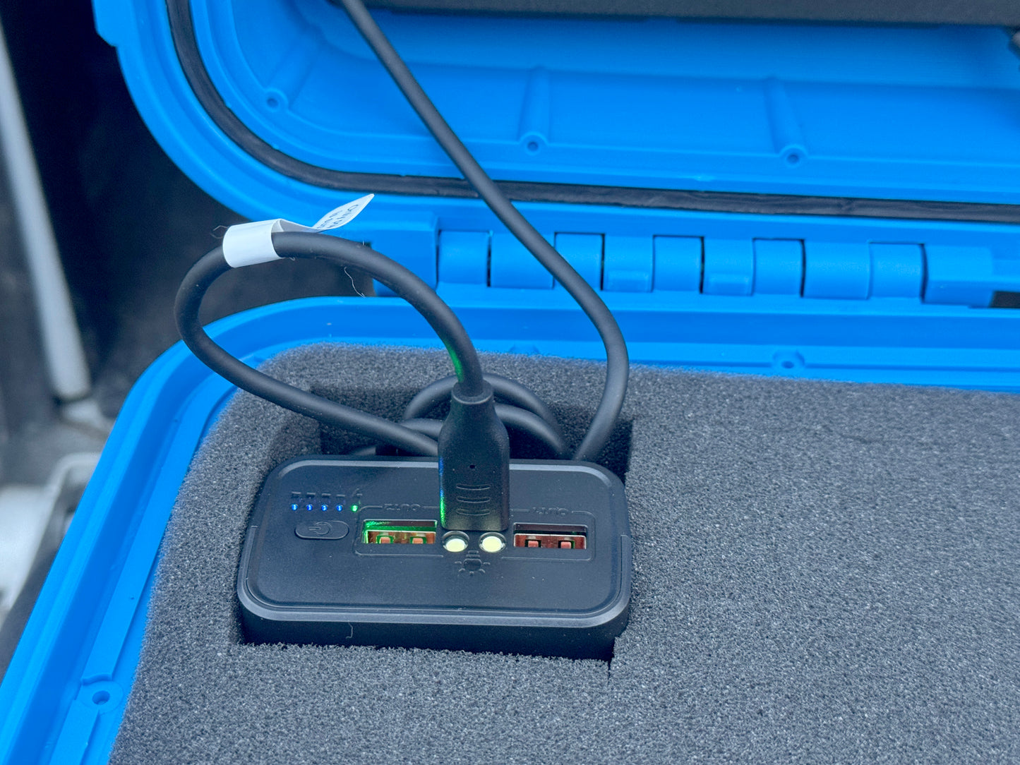 24" Portable Display in Hard Case w/ Battery